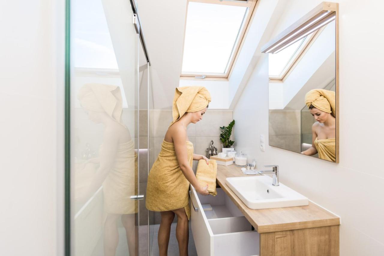 Flexihome Sk - Komenskeho - Private Parking Spot - Ultra Modern And Stylish โกชิเซ ภายนอก รูปภาพ