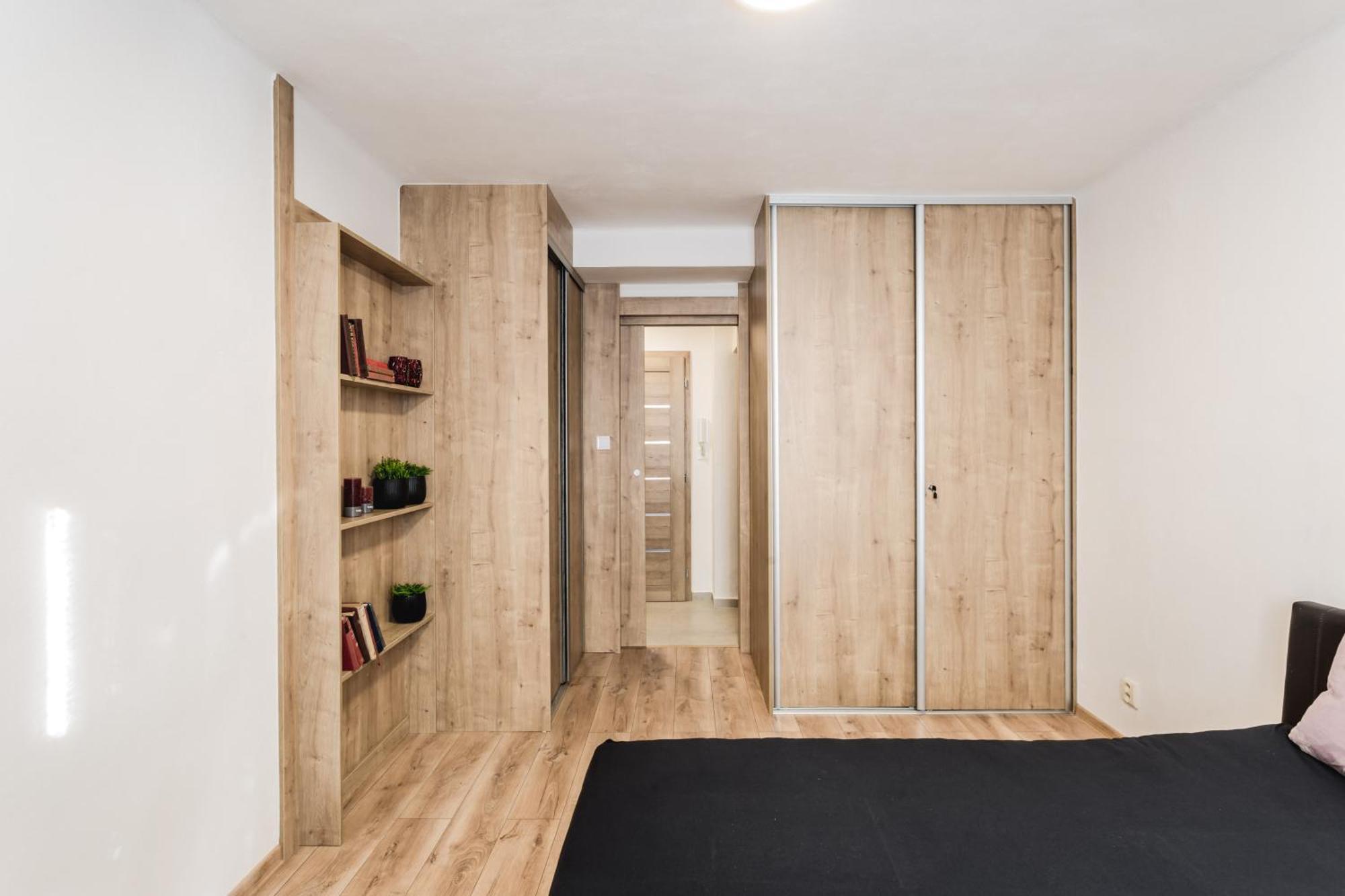 Flexihome Sk - Komenskeho - Private Parking Spot - Ultra Modern And Stylish โกชิเซ ห้อง รูปภาพ